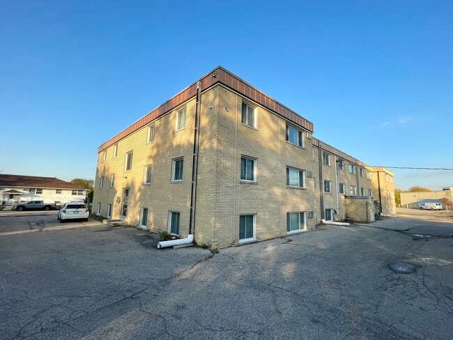 Photo - Eastwood Manors Apartments