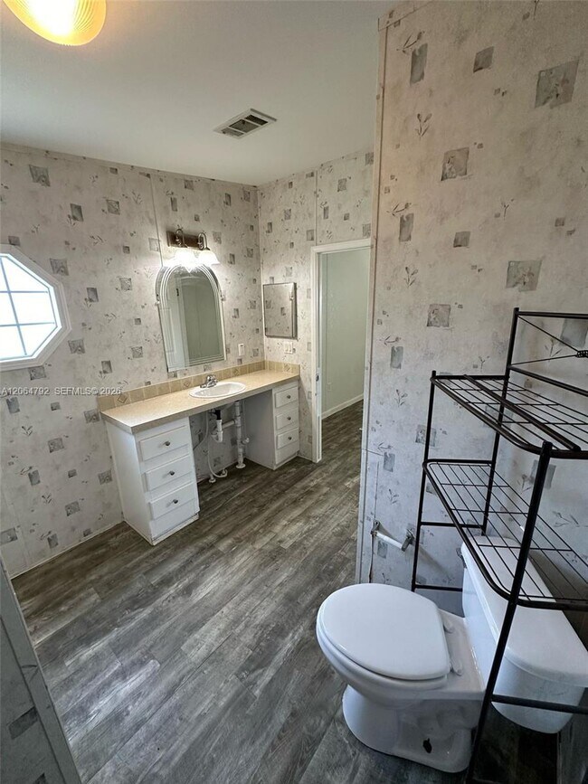Photo - 11832 Leeward Pl