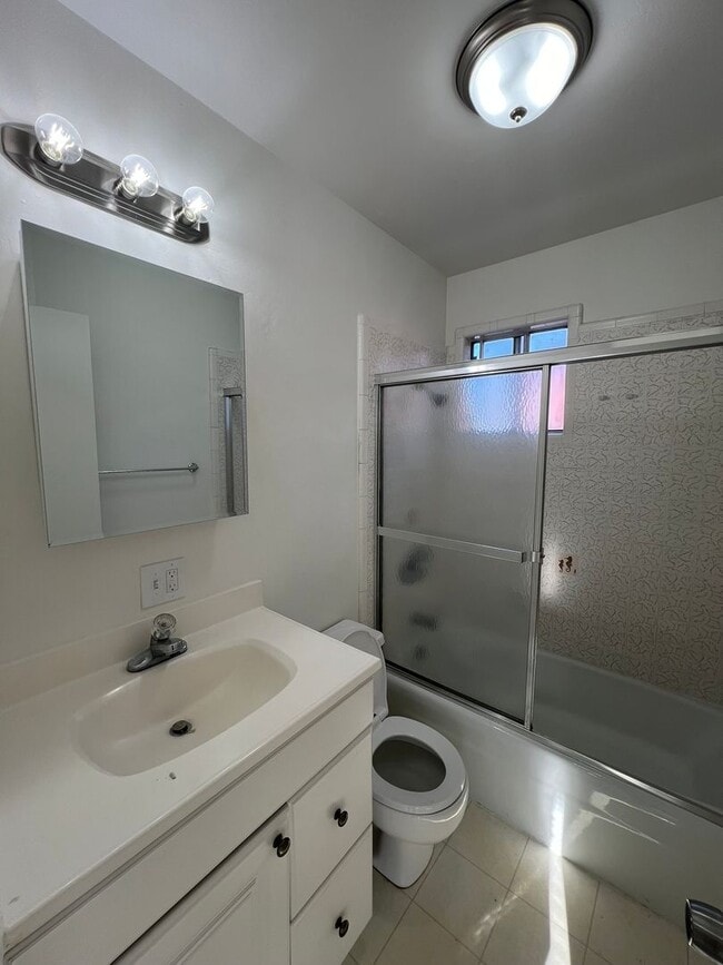 Photo - LSHOP1290 Unit #3