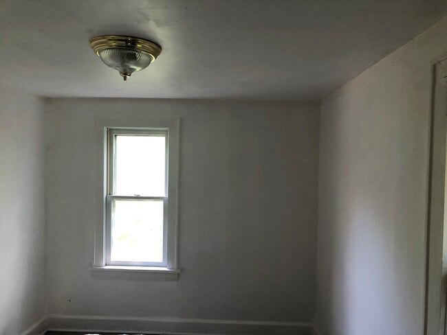 Photo - 1374 Leonora Ave