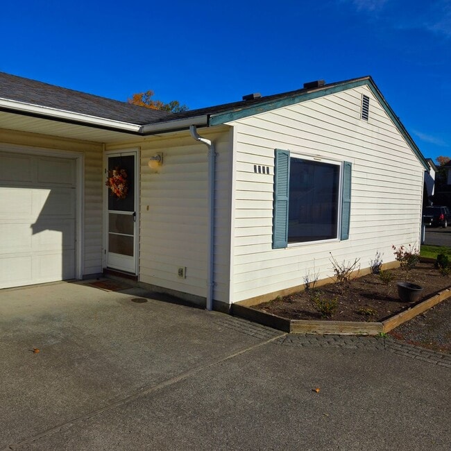 Photo - Two Bedroom One Bathroom Duplex For Rent in Bellingham Unit 2815