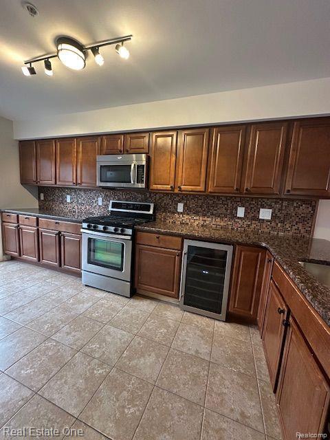 Photo - 4240 Maple St