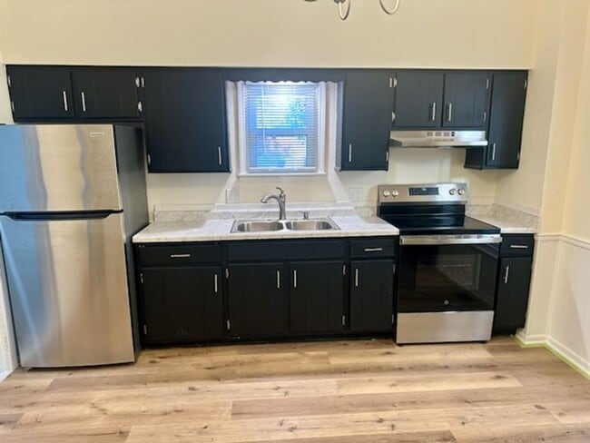 Building Photo - 615 N 22nd St Unit #A Rental