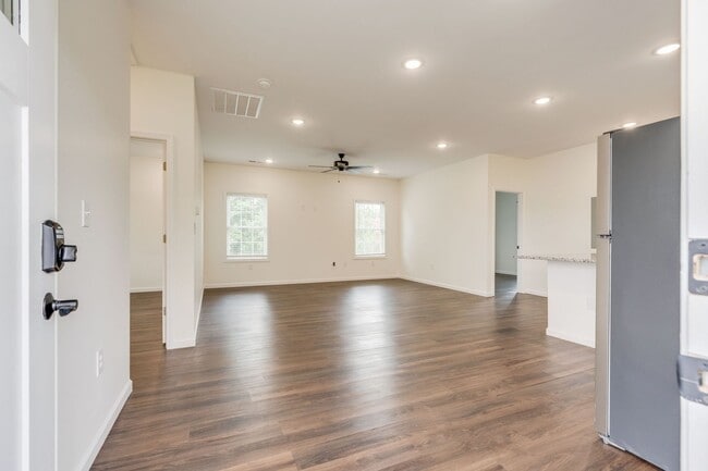 Building Photo - 216 McKinley Church Rd Unit #2