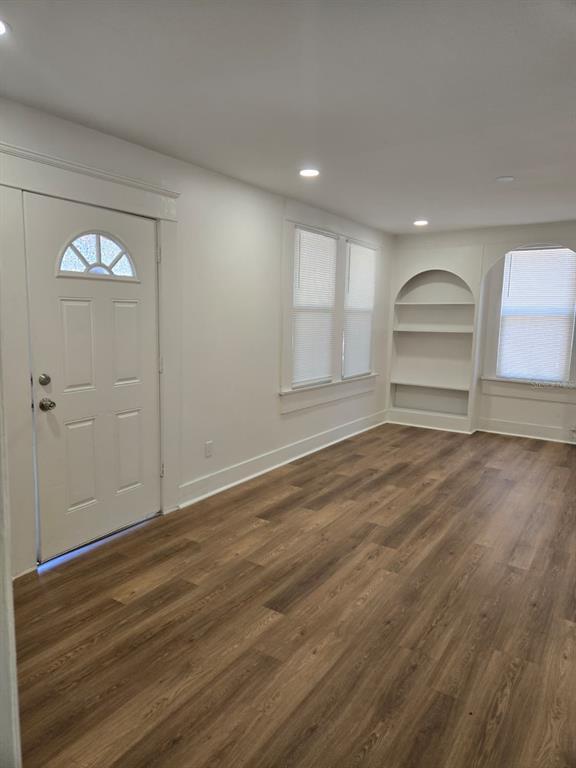 Photo - 709 E James St