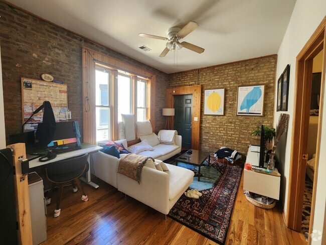 Building Photo - 2048 N Western Ave Unit 3R Rental