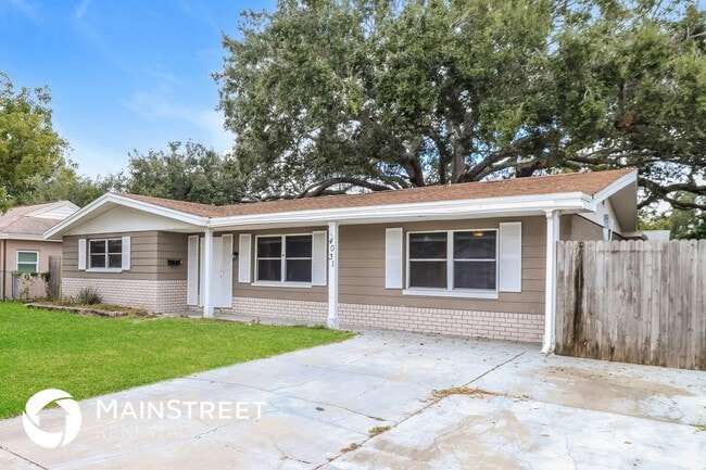 Photo - 4031 Claremont Dr