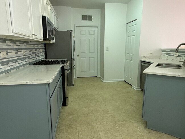 Photo - 10215 Camden Ln Unit H