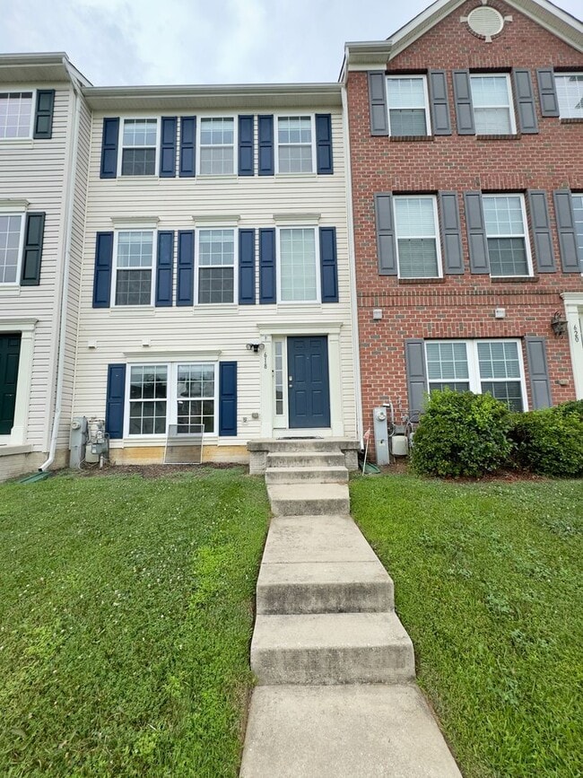 Building Photo - 618 Snowberry Way