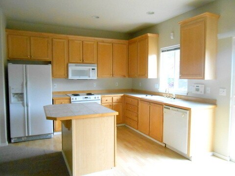 Photo - Southridge High area 3bd, 2.5ba TH. Attchd...