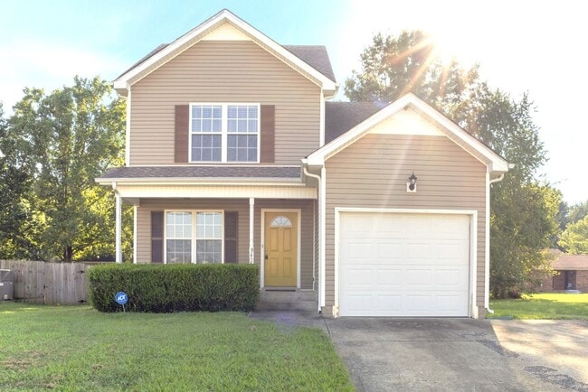 Building Photo - 3 Bedroom 2.5 Bath home in well established neighborhood!