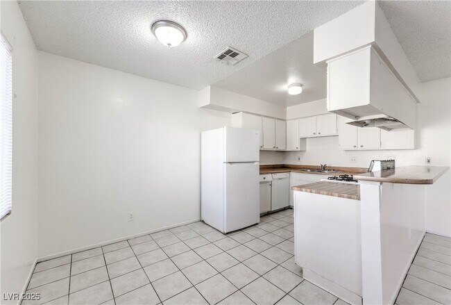 Photo - 3109 N Walnut Rd