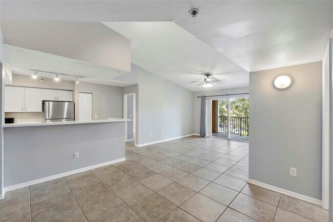 Building Photo - 120 Yacht Club Way Unit 305