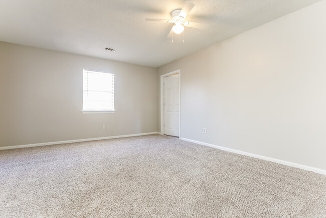 Photo - 14806 White Oaks Ln