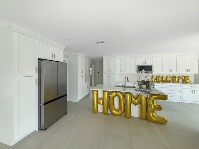 Photo - 6950 Overlook Dr
