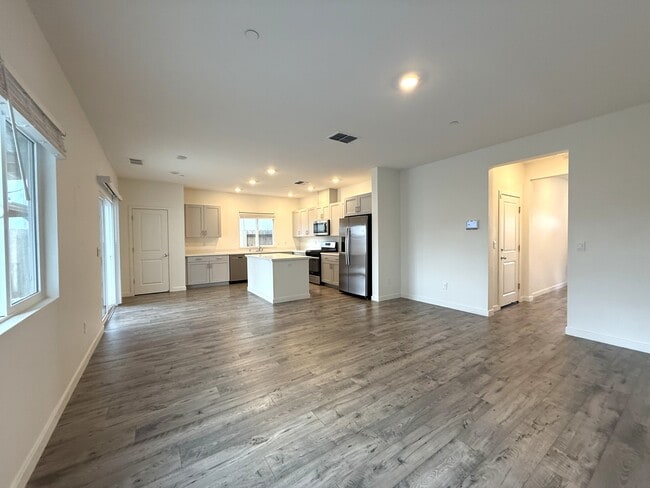 Photo - 3087 Thyme Pl