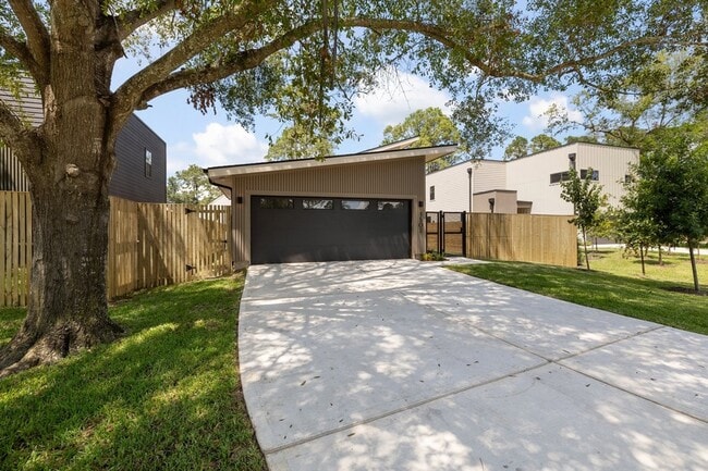 Photo - 1502 Primrose St