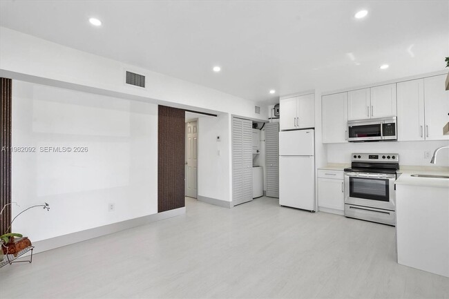 Photo - 775 NW 96th St