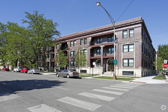 Rosenwald Courts Apartments For Rent In Chicago Il Forrent Photo Rosenwald Courts Apartments