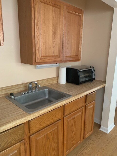 STUDIO  - All Utilities Included - St. Petersburg