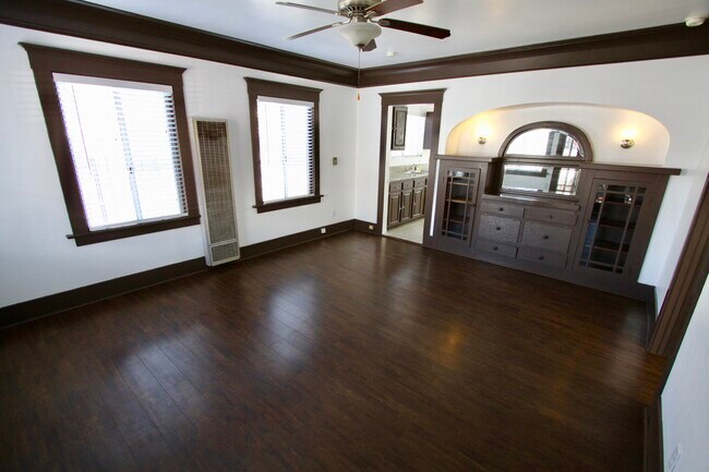 Photo - 312 N State St