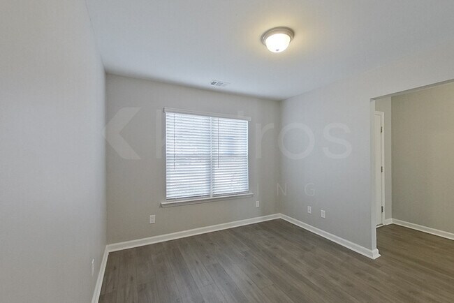 Photo - 108 Ebenezer Blf Wy