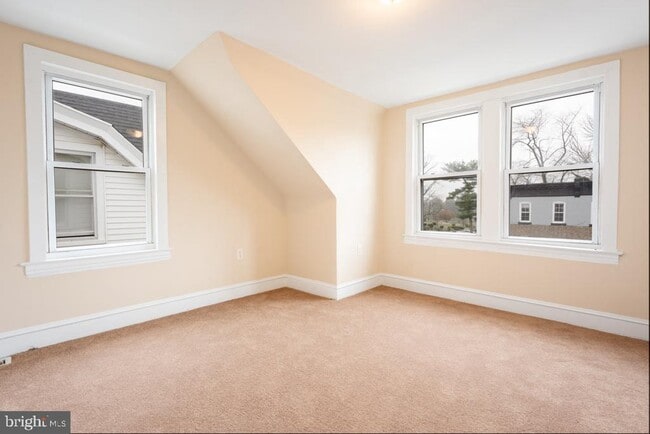 Building Photo - 2013 Edgmont Ave