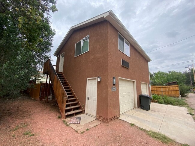 Building Photo - 627 E Monument St Unit B Rental
