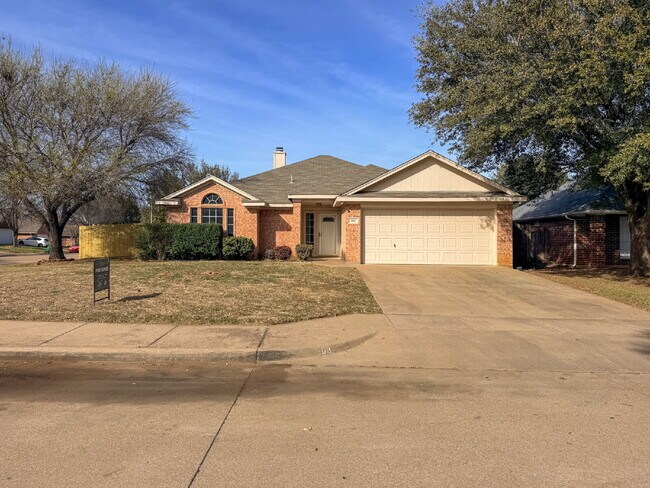 Photo - 3 Bedroom, 2 Bath Home in Crowley on Corner Lot