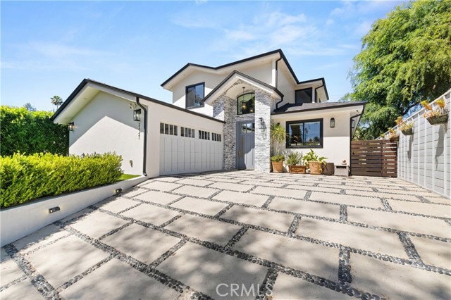 Building Photo - 22121 Providencia St