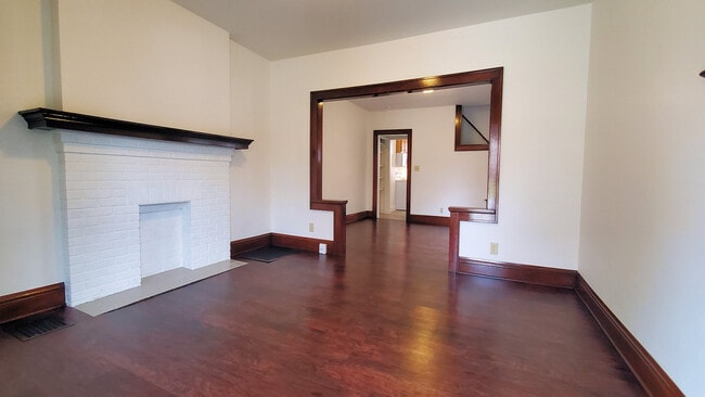 Photo - 115 W North Broadway St