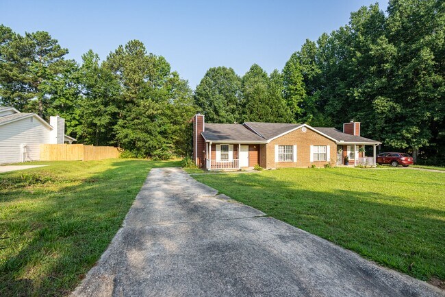 Photo - Available for imeediate move-in, Vouchers accepted!