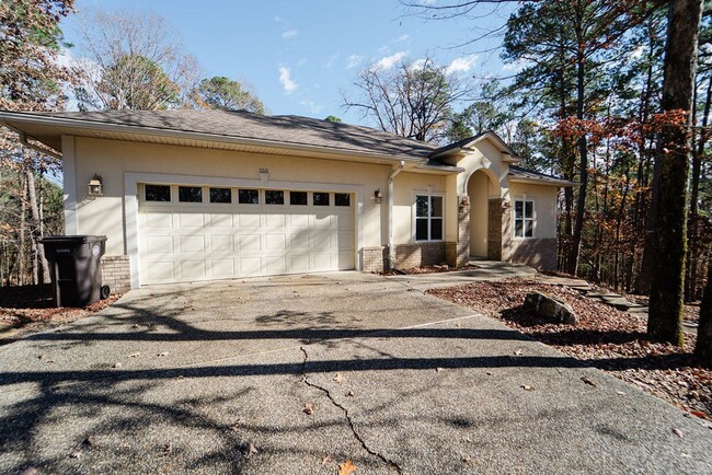 Photo - Beautiful private home with a great layout, beautiful wooded views and serene setting. Call 501-9...