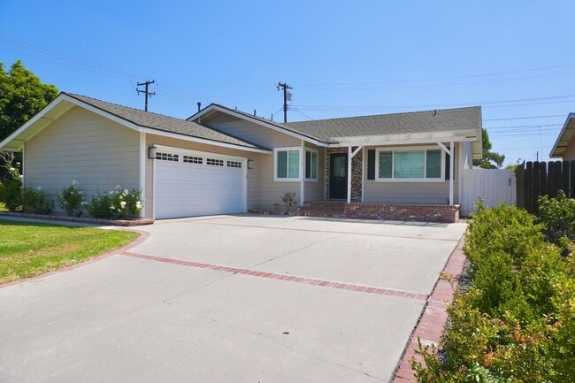 Beautifully Renovated 3B/2BA Home in La Ha... - Beautifully Renovated 3B/2BA Home in La Ha...