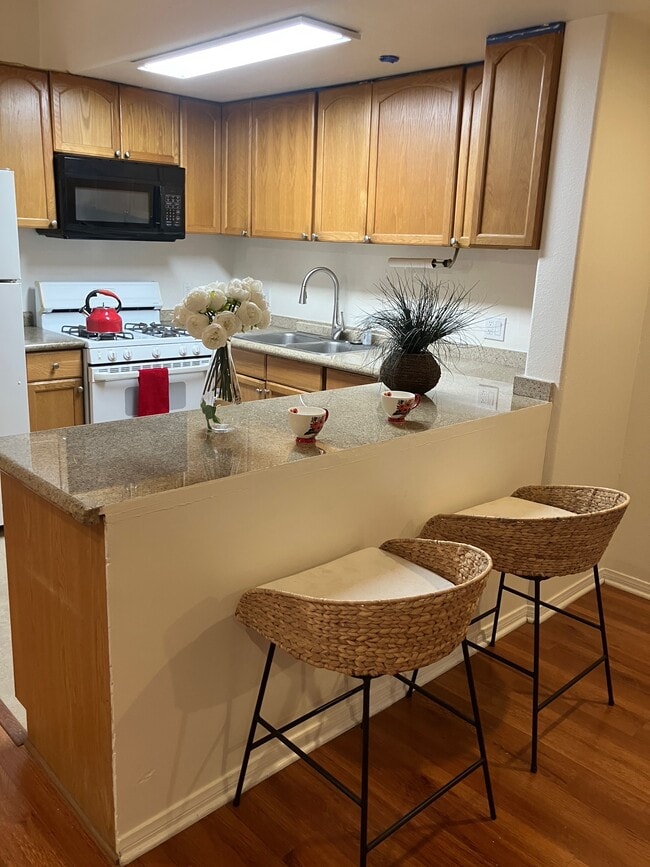 Photo - 1952 Selby Ave Unidad 103