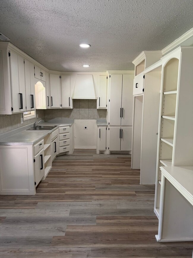 Building Photo - Awesome family home for rent