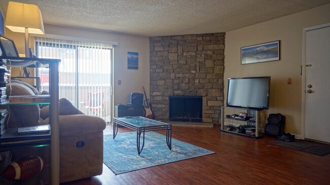 Photo - 3-6 Month short term lease options