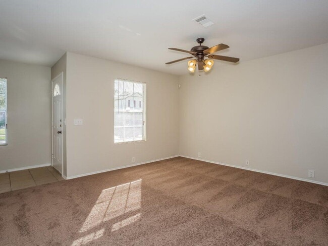 Photo - 914 Eagles Glide Dr