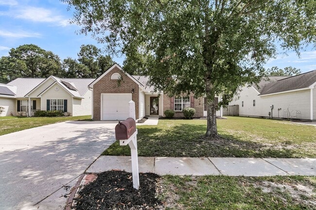 Building Photo - Bright & Inviting 3-Bedroom 2- Bathroom Ho... Rental