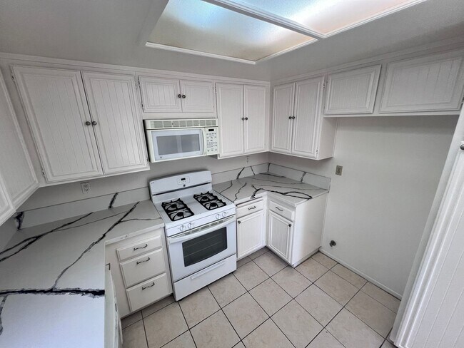 Photo - American Beauty Village Townhome with Loft...