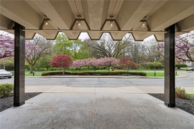 Photo - 1400 East Ave