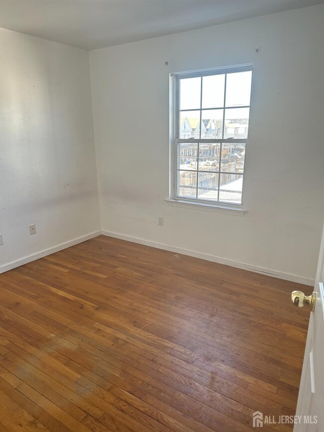 Photo - 663 S Park St