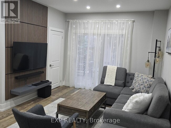 Photo - 4355 Simcoe St