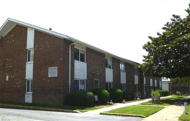 Photo - 1063 W 48th St Condo Unit A3