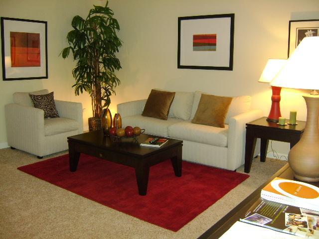Hillside Courtyard - Hillside Courtyard Apartments