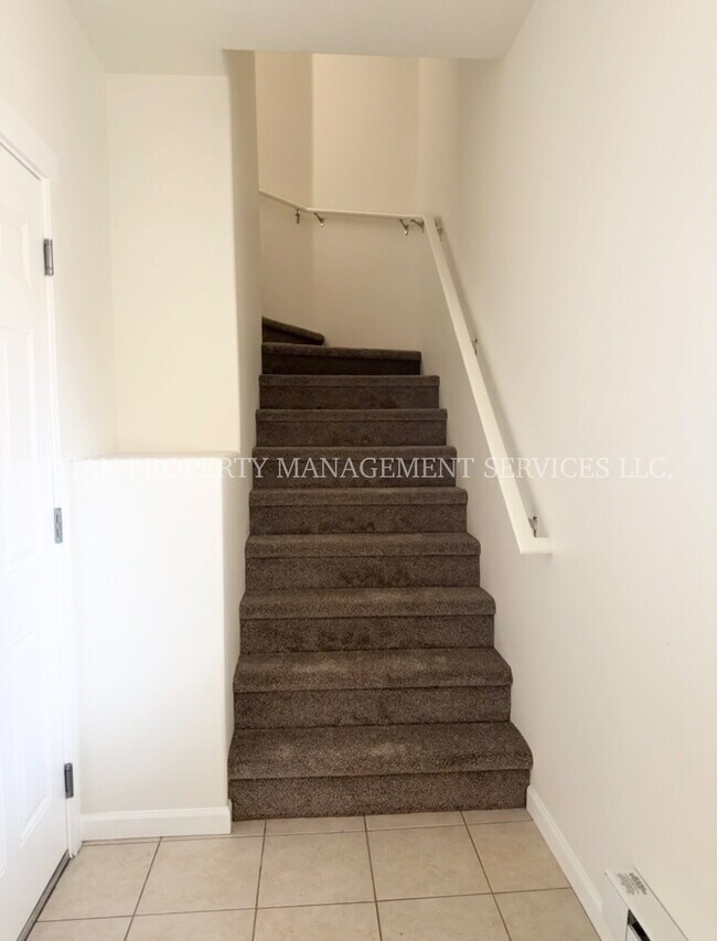 Charming 2-Bed, 2-Bath Townhouse in Tigard - Perfect Blend of Comfort and Convenience!