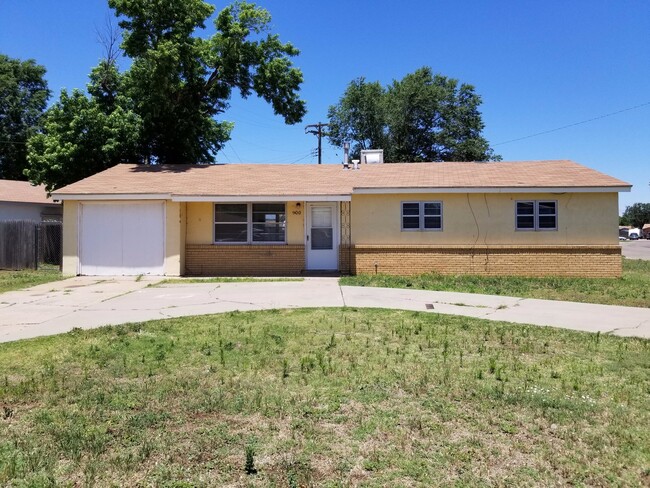 Building Photo - TOTAL RENOVATED HOME FULLY FURNISHED MOVE IN TODAY ALL BILLS PAID