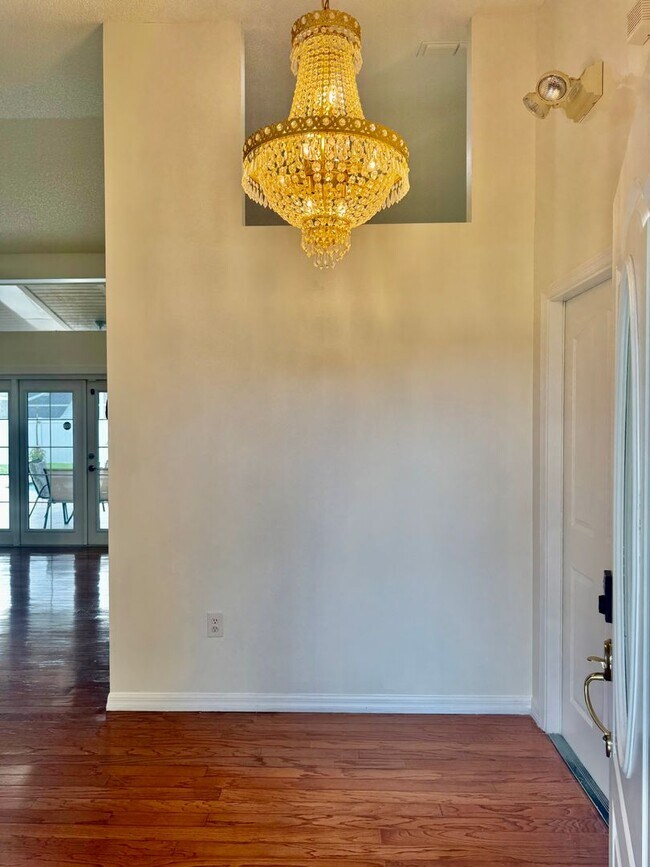5624 Mandarin Ct