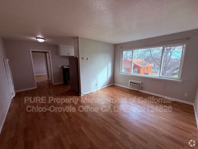 Building Photo - 1547 2nd Ave Unit 3 Rental