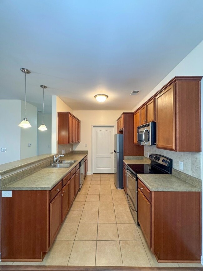 Photo - Charming 3 Bed 2 Bath Condo in Fayetteville